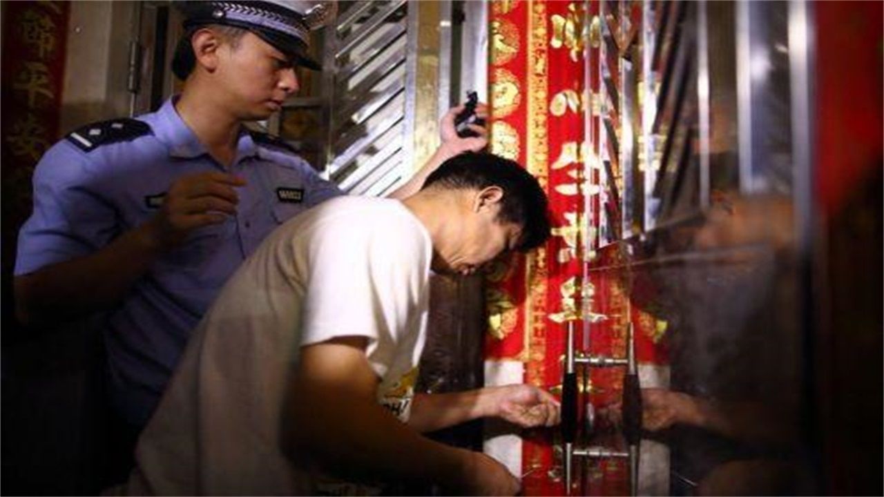 天水请开锁师傅开了锁后，师傅